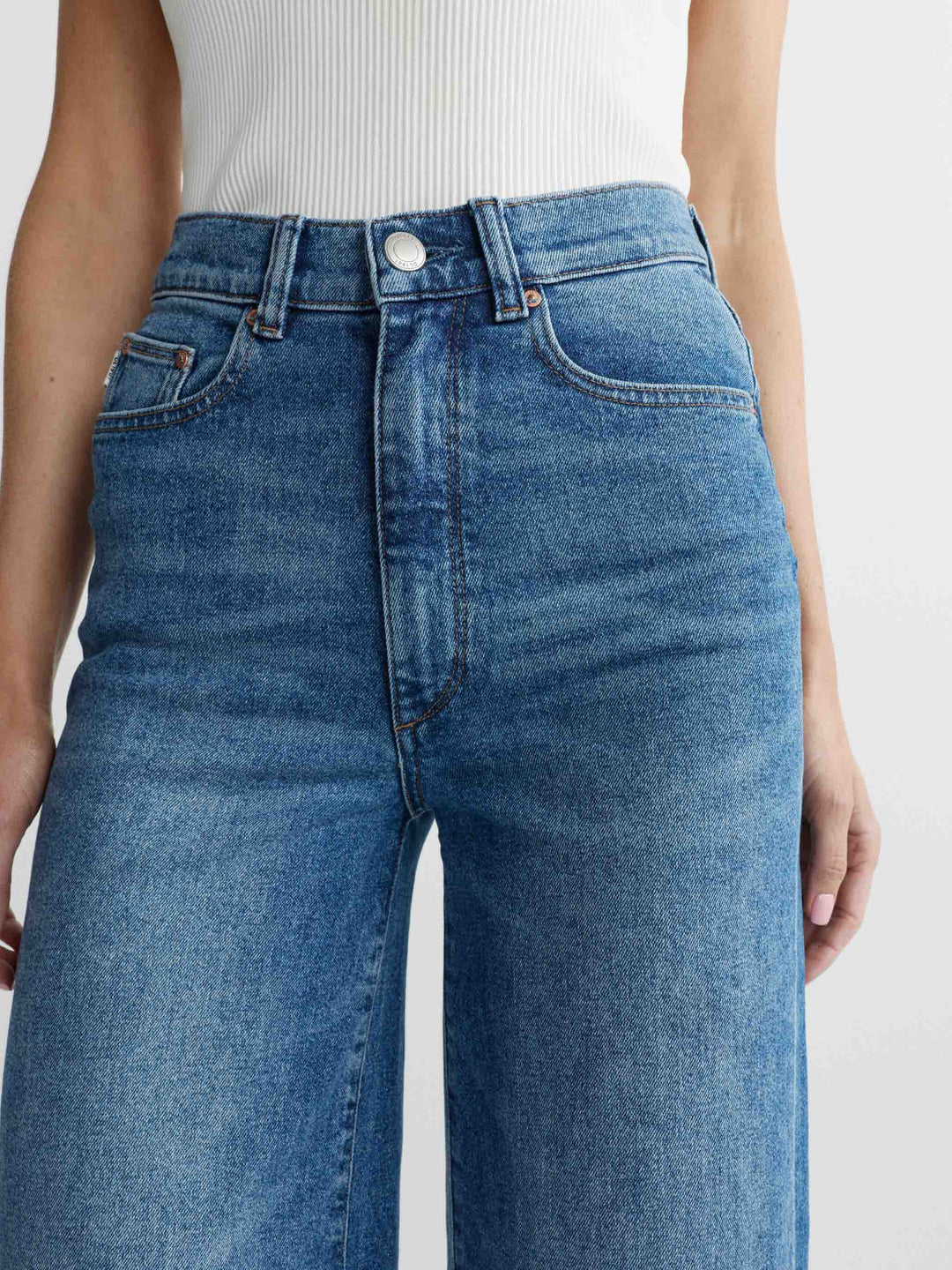Hepburn Wide Leg High Rise 32" Jeans North Current