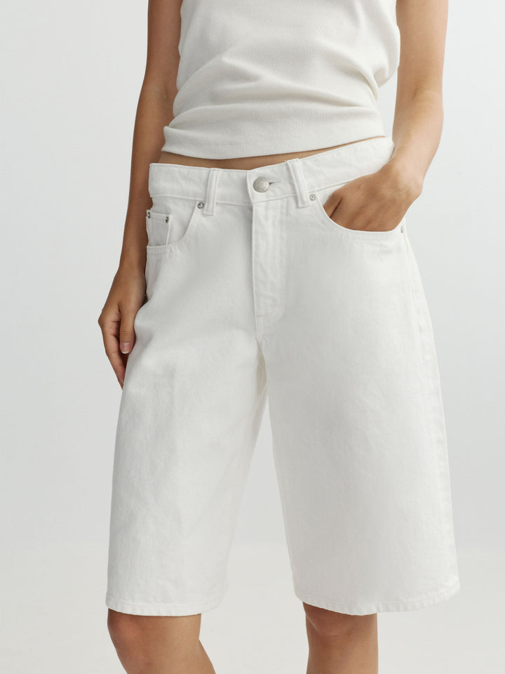 Abby Relaxed Jean Short Low Rise 13" White