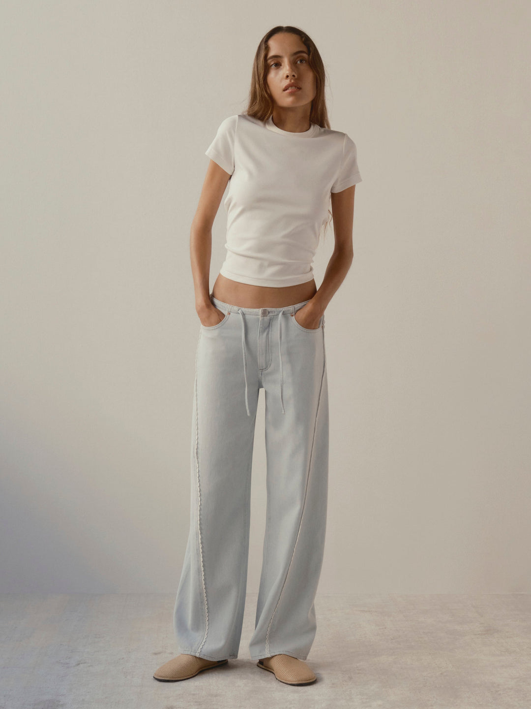 Sienna Low-Slung Wide Leg Relaxed 31” Jeans Saltstone Lace