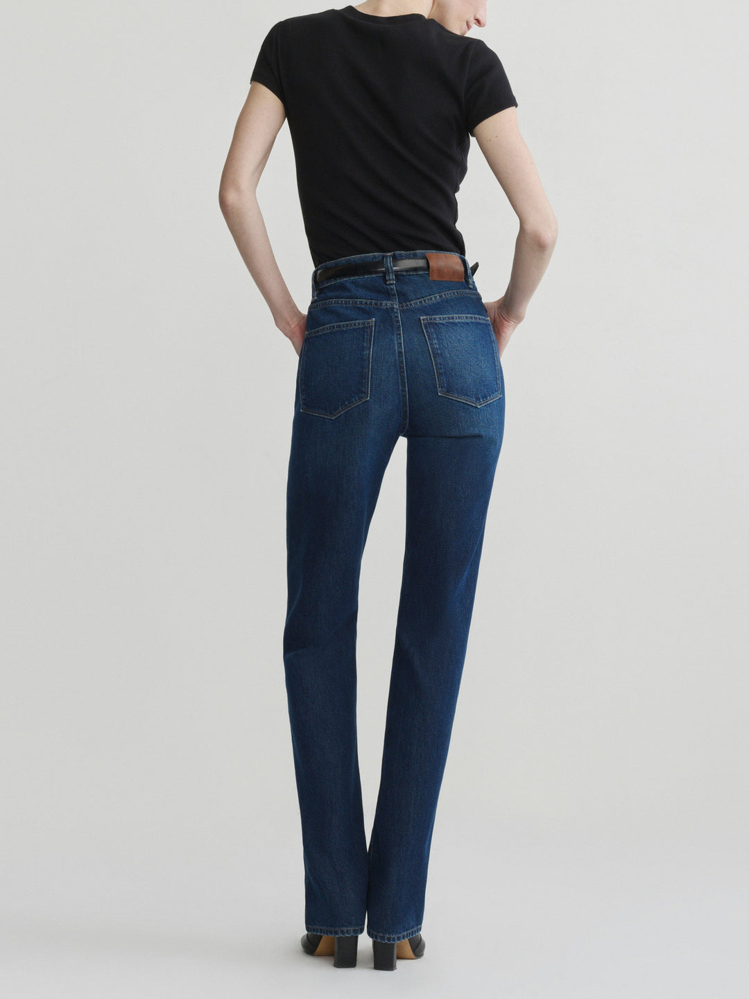Cate Classic Straight High-Rise 31" Jeans December