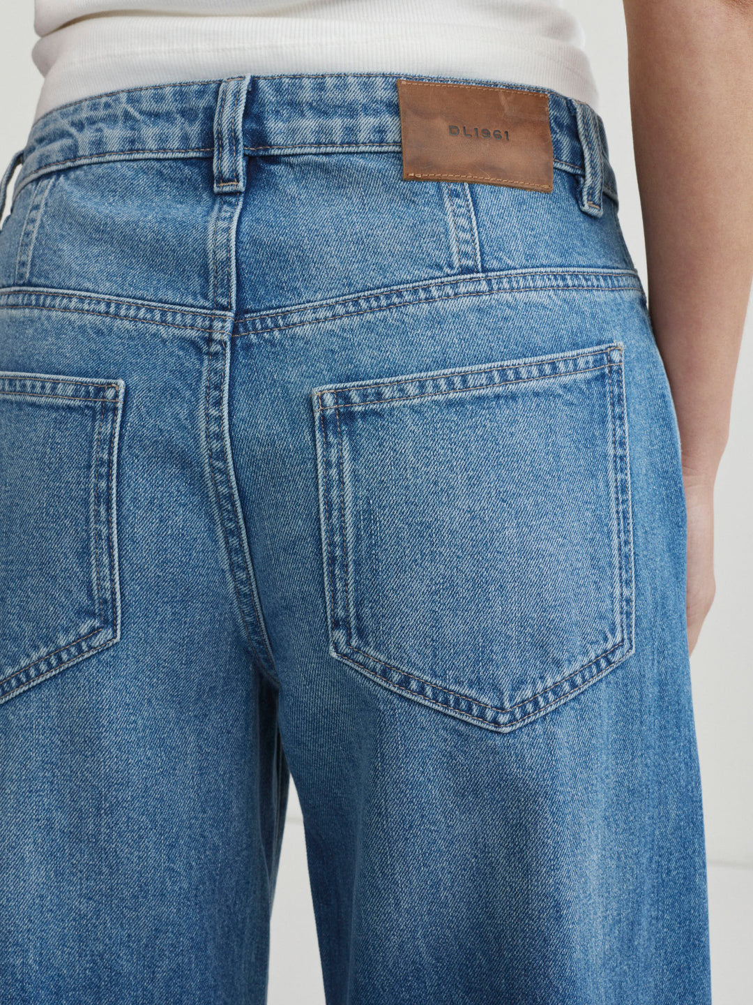 Alex Baggy Wide Leg Low-Rise 32" Jeans  Authentic