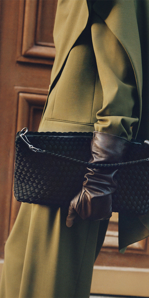 Porto Small Half-Moon Bag Onyx