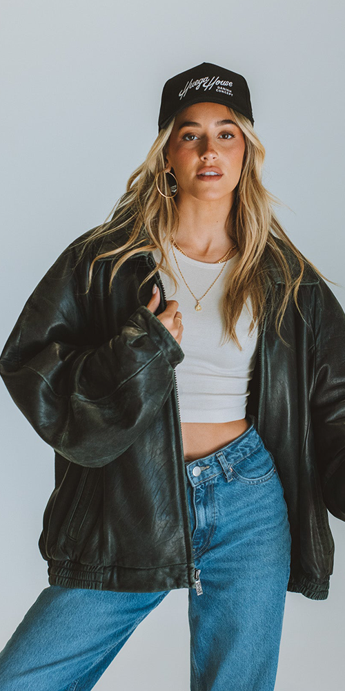 Retro Script | Everyday Black Hat