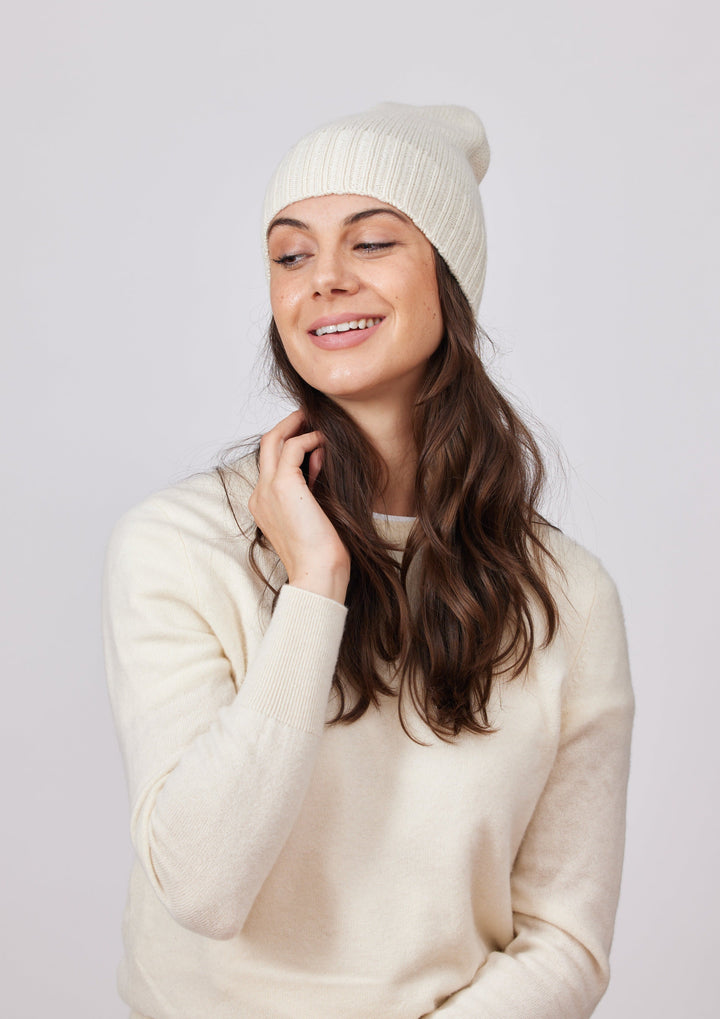 Classic Cashmere Slouchy Beanie Ivory