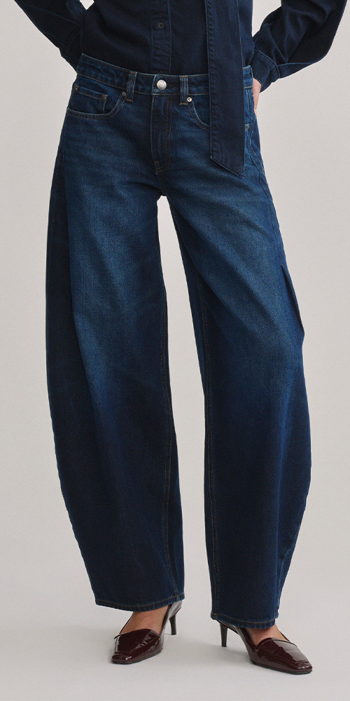 Rori Horseshoe Mid-Rise 31" Jeans Ventura
