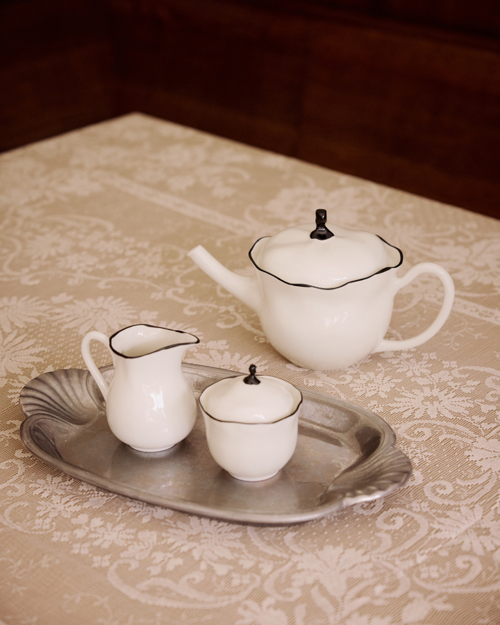 Ribbon Teapot