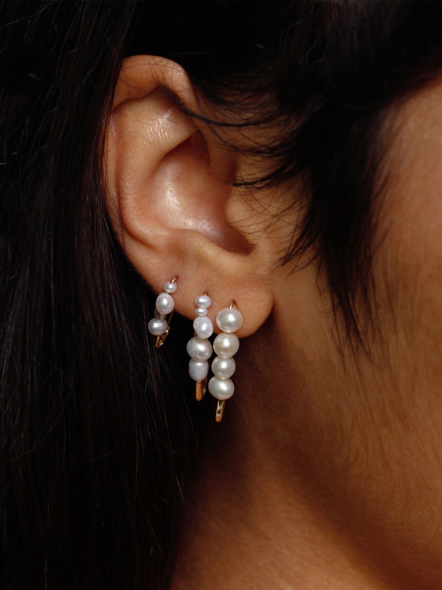 LOREN STEWART Mini Mixed Pearl Safety Pin Earring | Maison Rogue