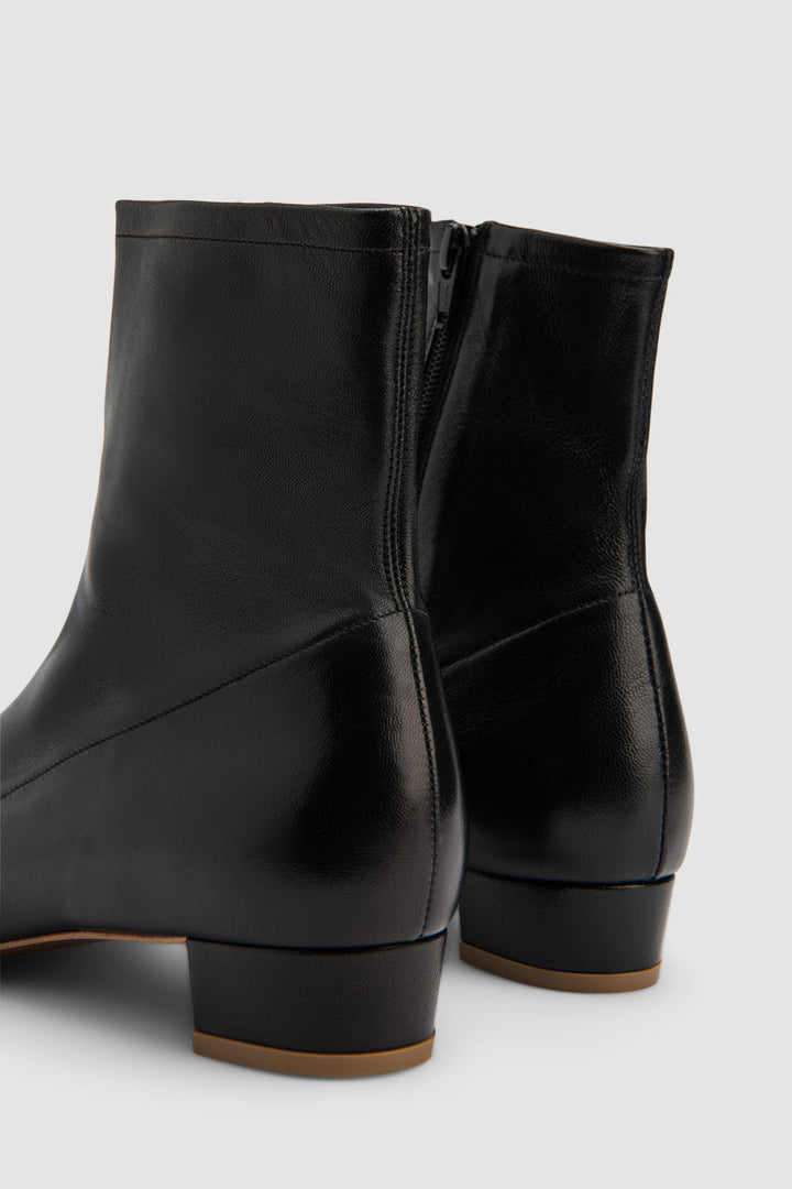 Este Leather Ankle Boot Black