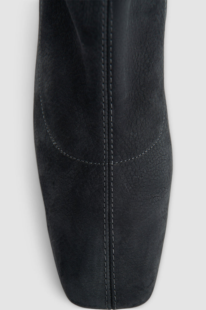 Este Nubuck Ankle Boot