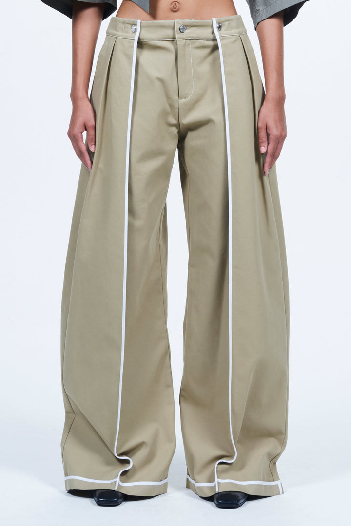 Binding Tuck Pants
