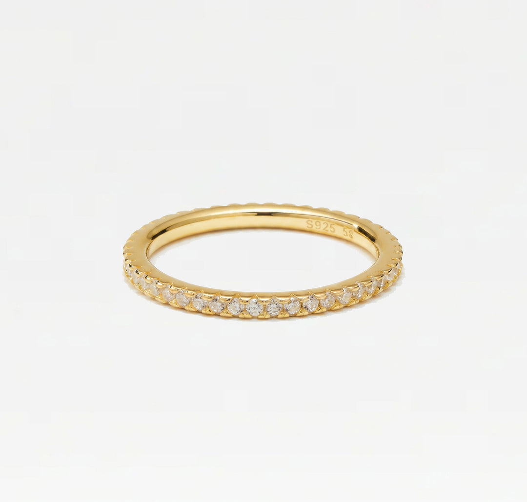 The M Essential Pavé Band