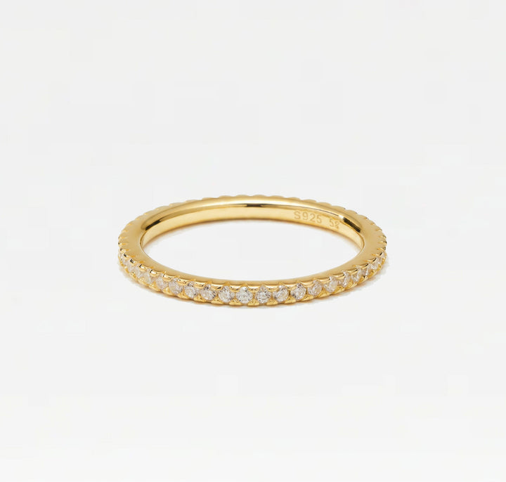 The M Essential Pavé Band